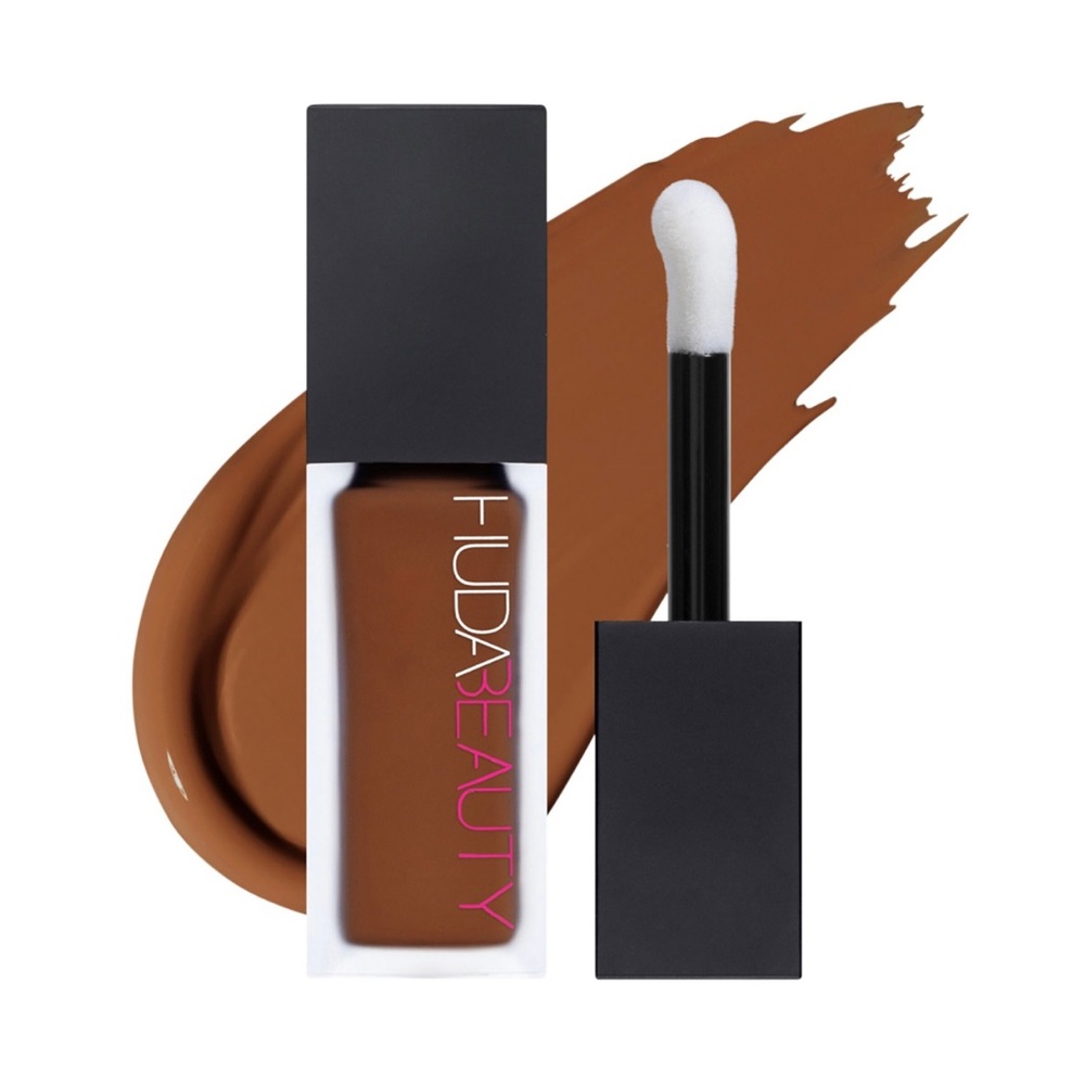 Huda Beauty FauxFilter Luminous Matte Concealer. Color: Hazelnut 8.1 Neutral